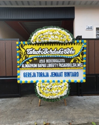 Papan Bunga Duka di Banyuglugur
